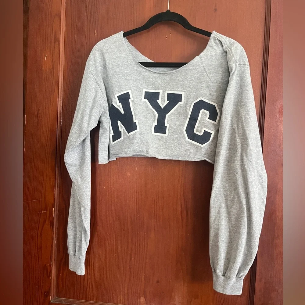 Gray Cropped Long Sleeve NYC Top - Picture 1 of 4